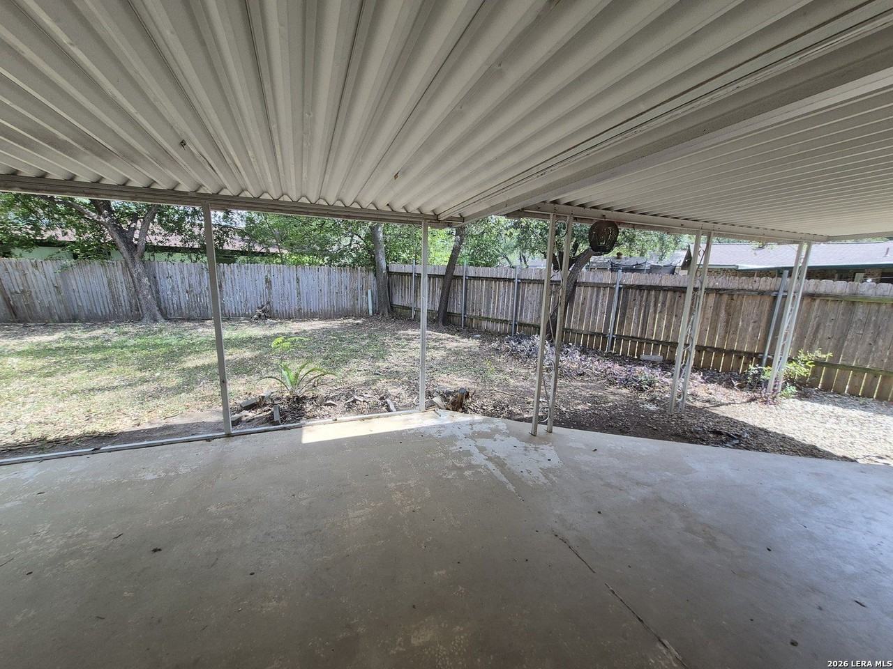 2718 Dennler Dr - Photo 3 of 37
