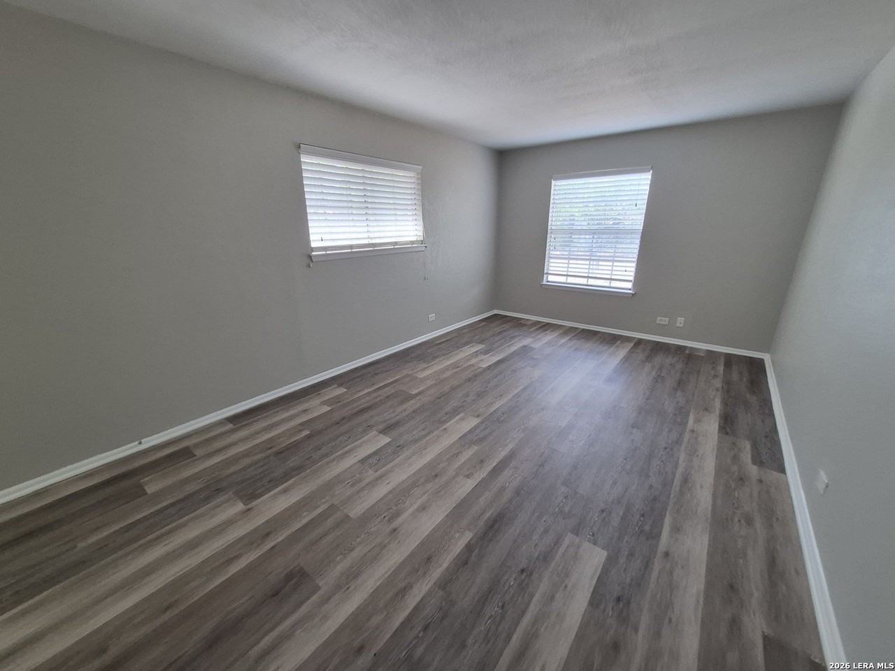 2718 Dennler Dr - Photo 5 of 37