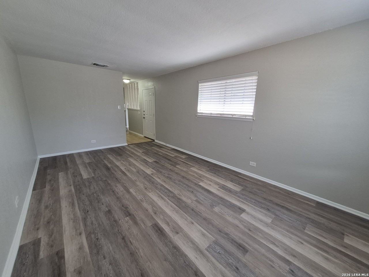 2718 Dennler Dr - Photo 6 of 37