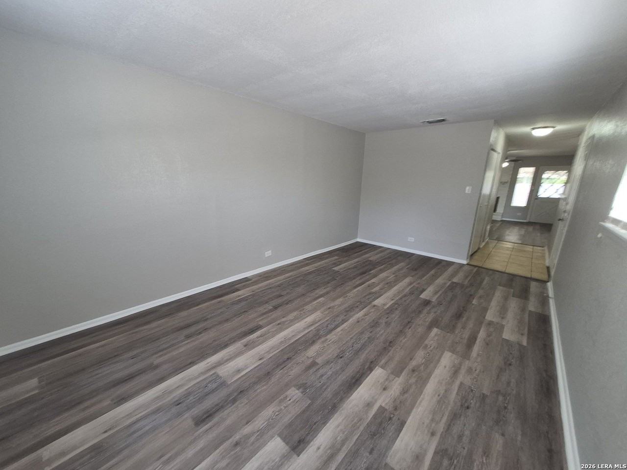 2718 Dennler Dr - Photo 7 of 37