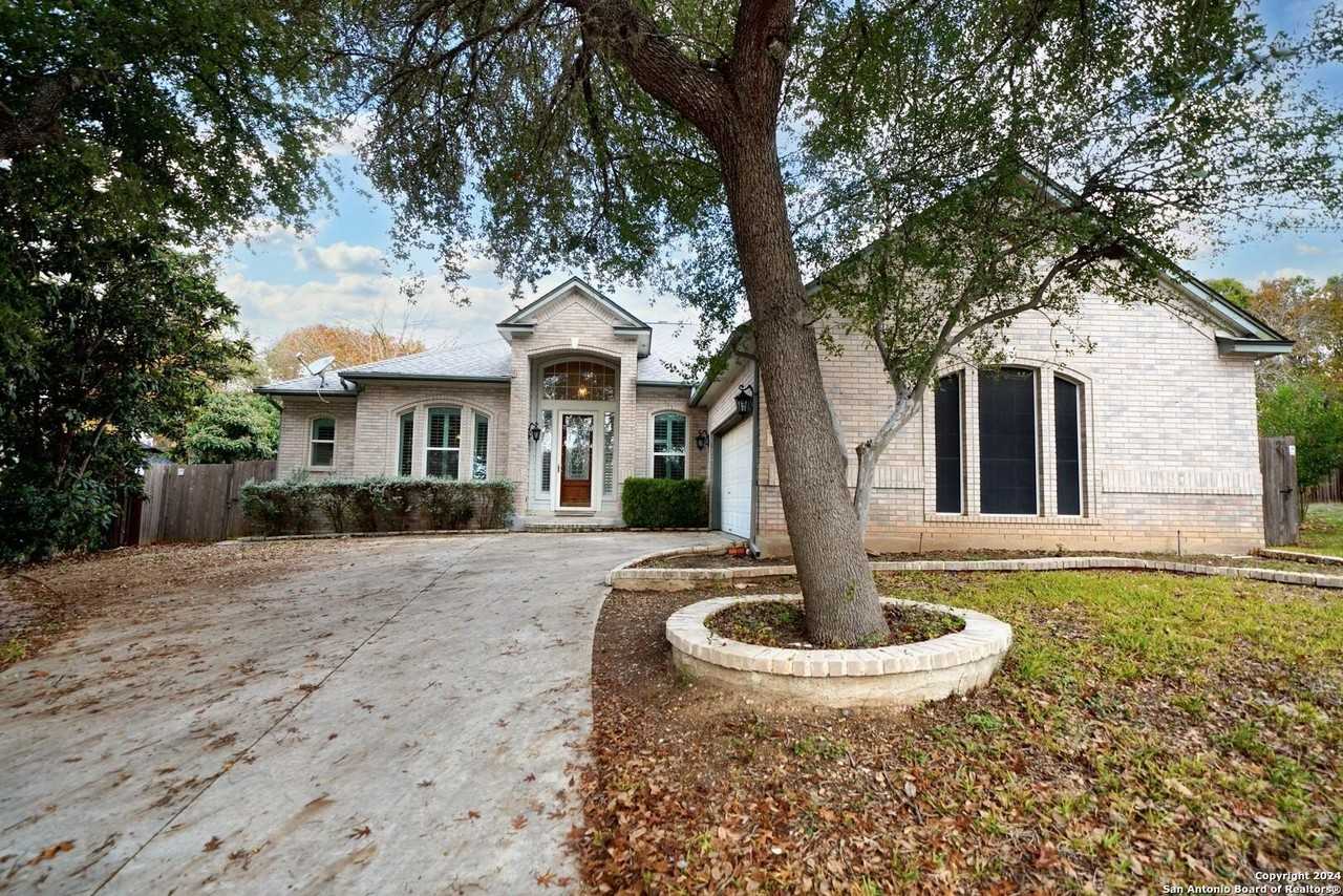 213 Doral Ct - Photo 2 of 37