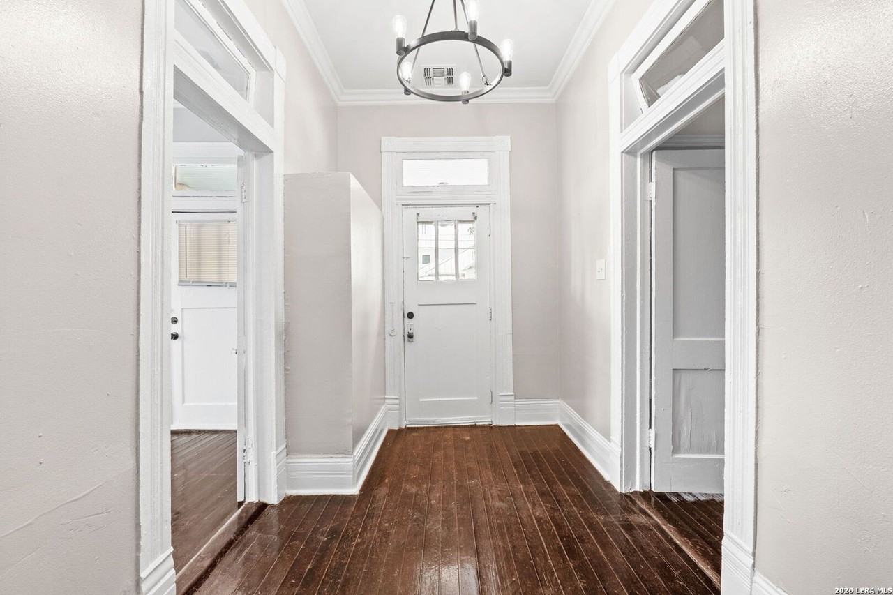 121 Daniel St - Photo 3 of 19