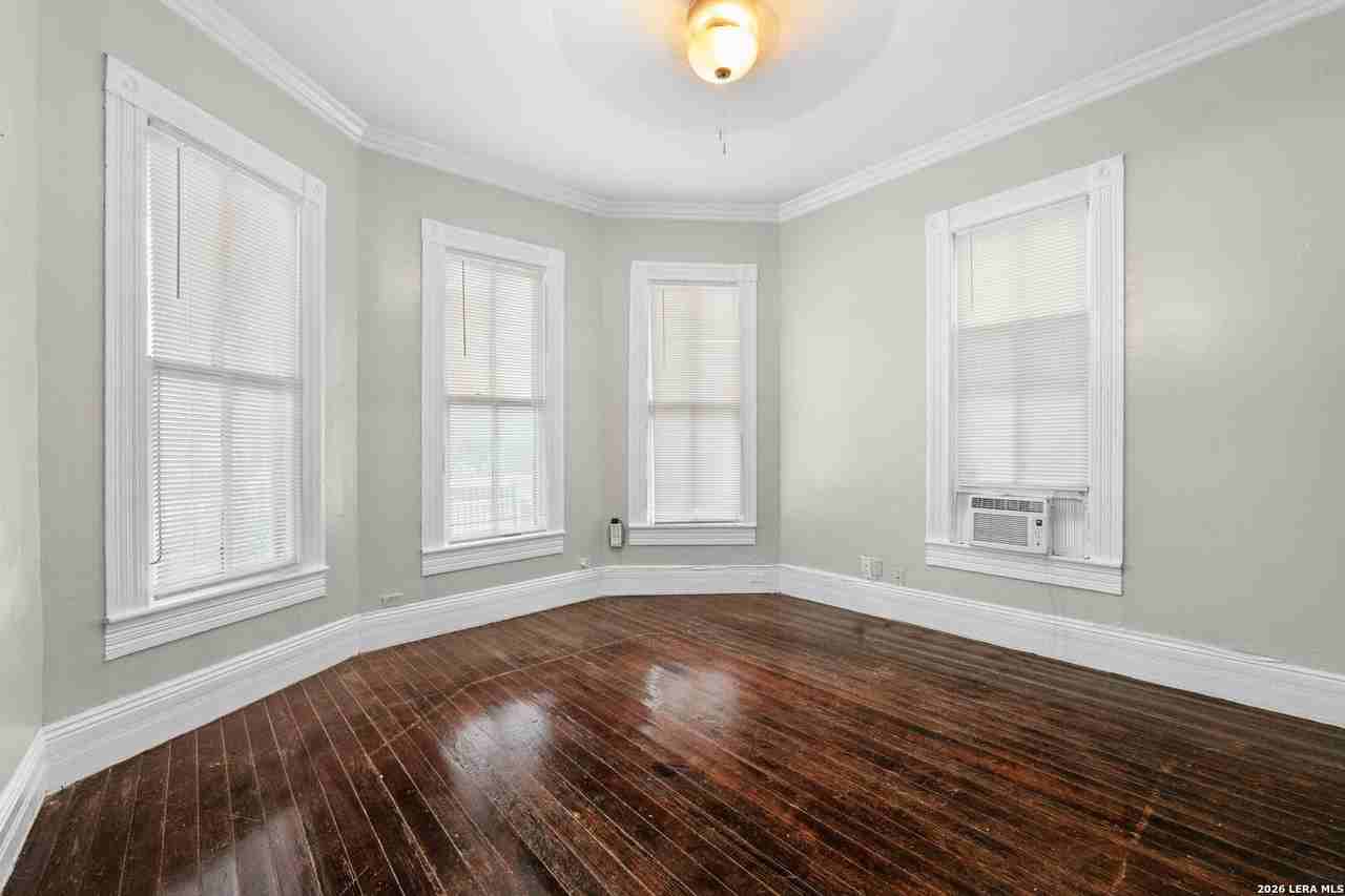 121 Daniel St - Photo 5 of 19