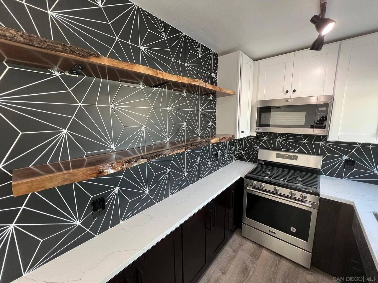 2019 Reed Ave - Photo 3 of 19