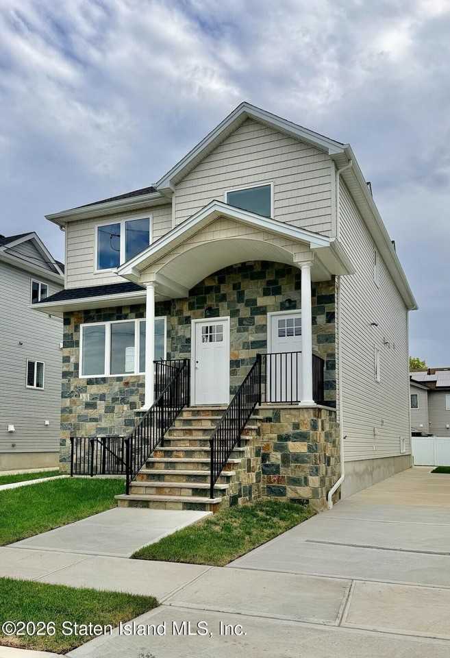 87 Bombay St #1FL
