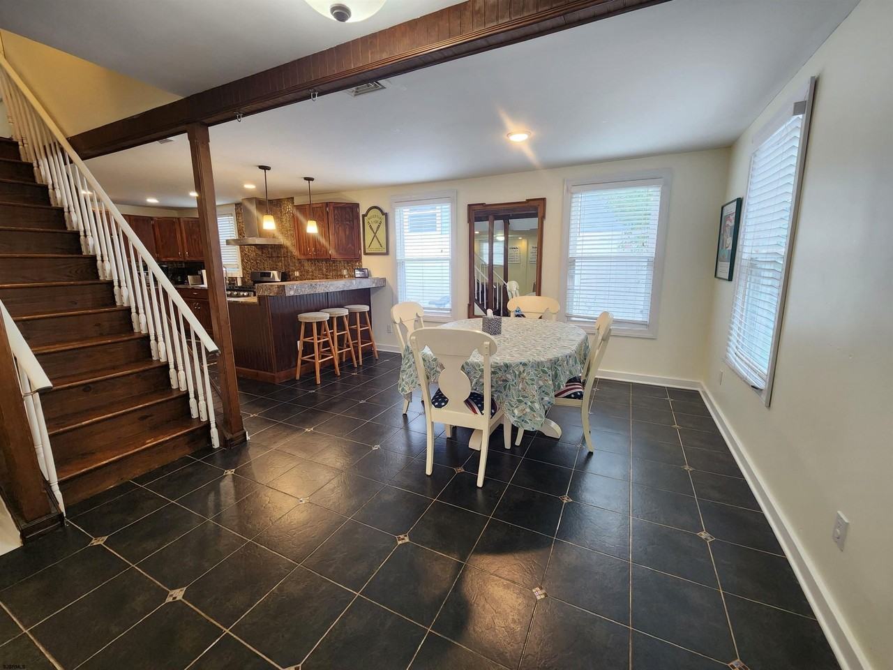 120 N Cornwall Ave - Photo 7 of 20