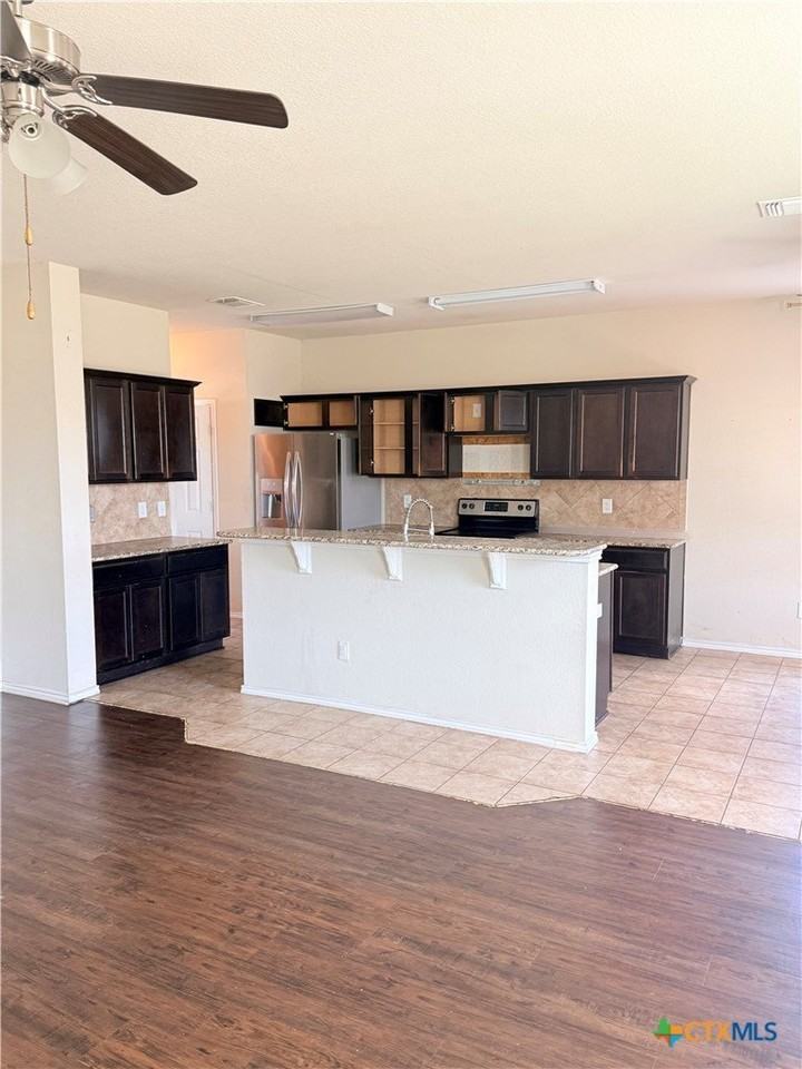5404 Waterbank Ln - Photo 3 of 14