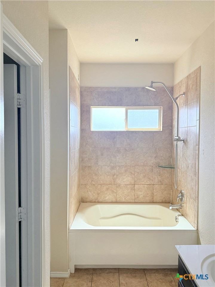 5404 Waterbank Ln - Photo 6 of 14