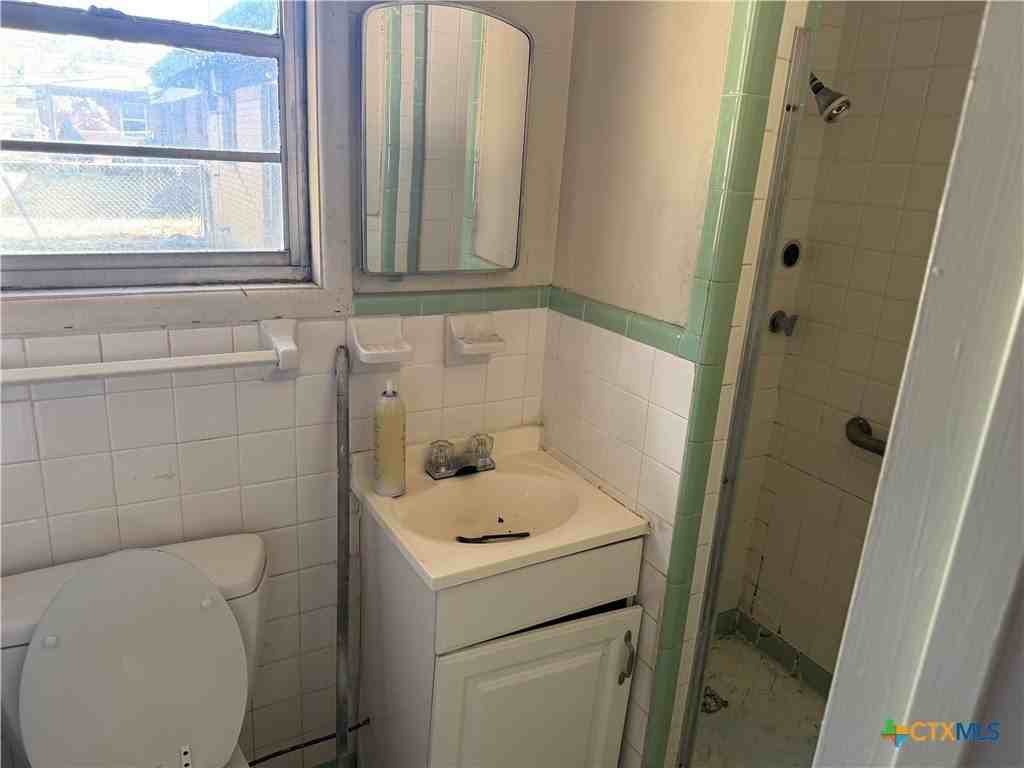 1918 S 17th St - Photo 4 of 10