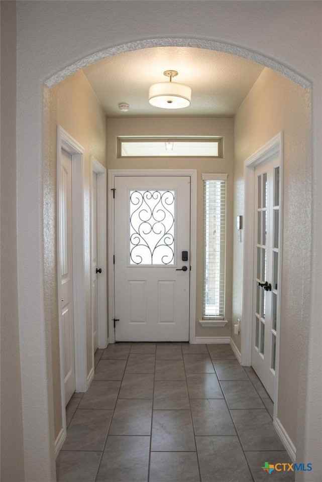 2509 Meadow Lark Dr - Photo 2 of 25