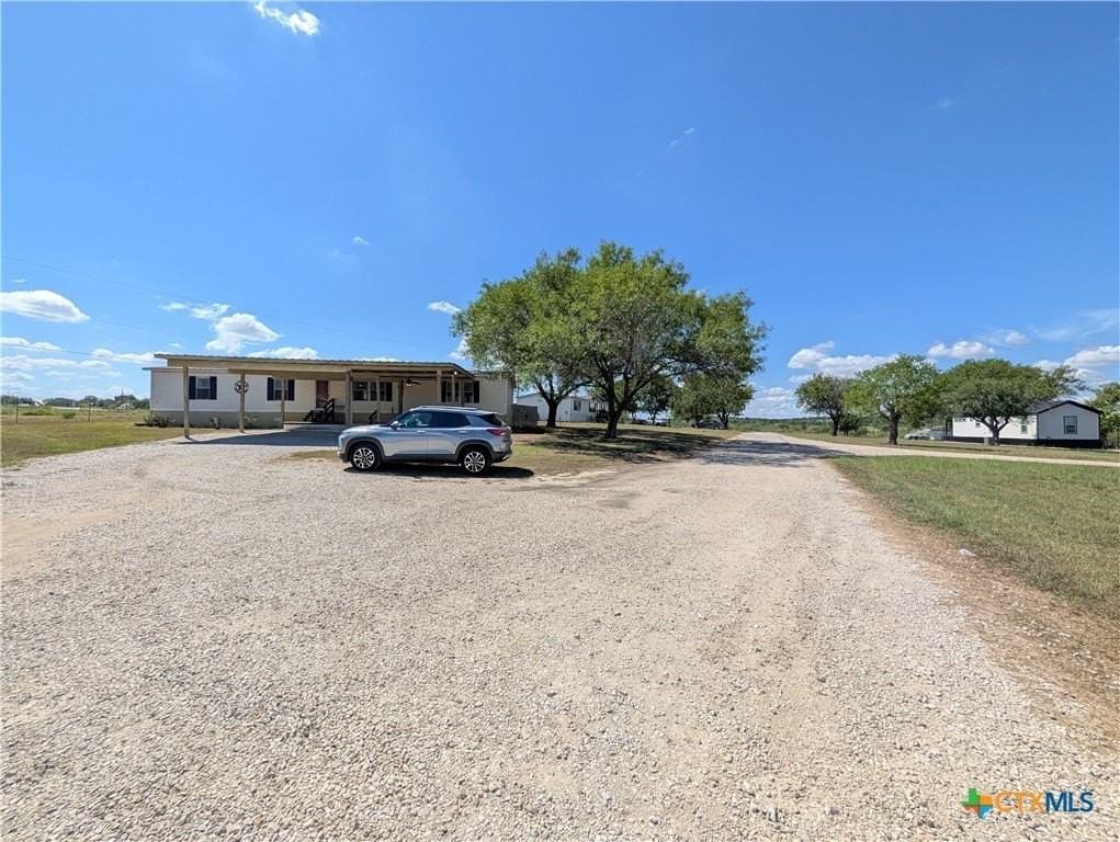 135 Water Hole Ln - Photo 3 of 36