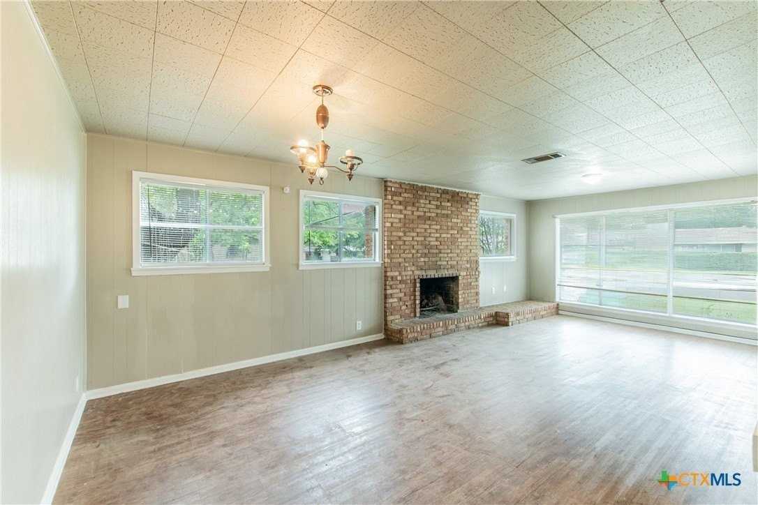 3209 Shady Hill Dr - Photo 2 of 24