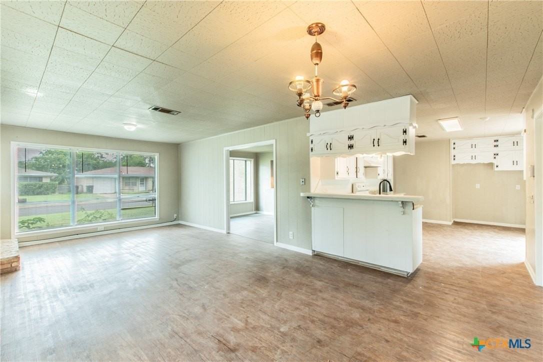 3209 Shady Hill Dr - Photo 3 of 24
