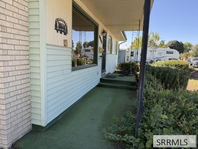 1005 Orlin Dr - Photo 3 of 37