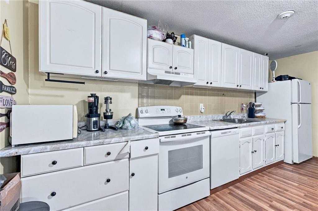 79 Ivan St #67 - Photo 3 of 21