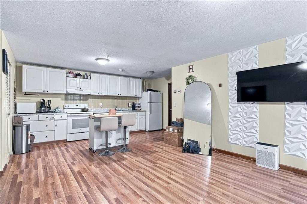 79 Ivan St #67 - Photo 6 of 21