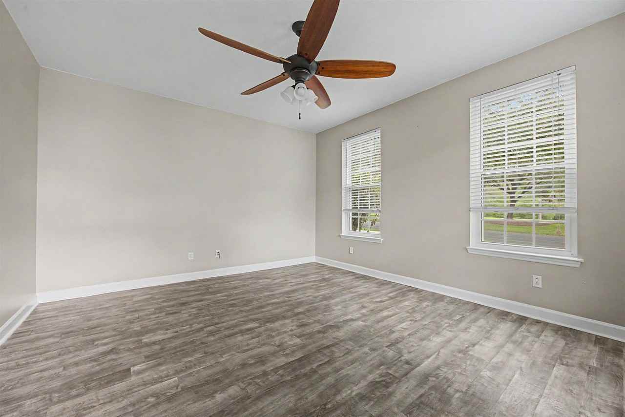 3977 Four Oaks Blvd - Photo 4 of 46