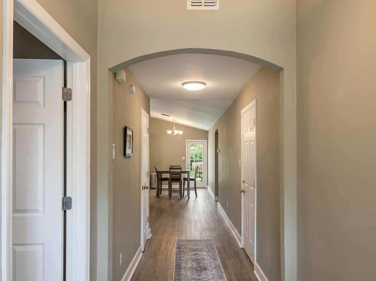 814 Brooke Manor Dr - Photo 2 of 8