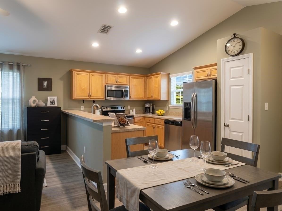 814 Brooke Manor Dr - Photo 5 of 8