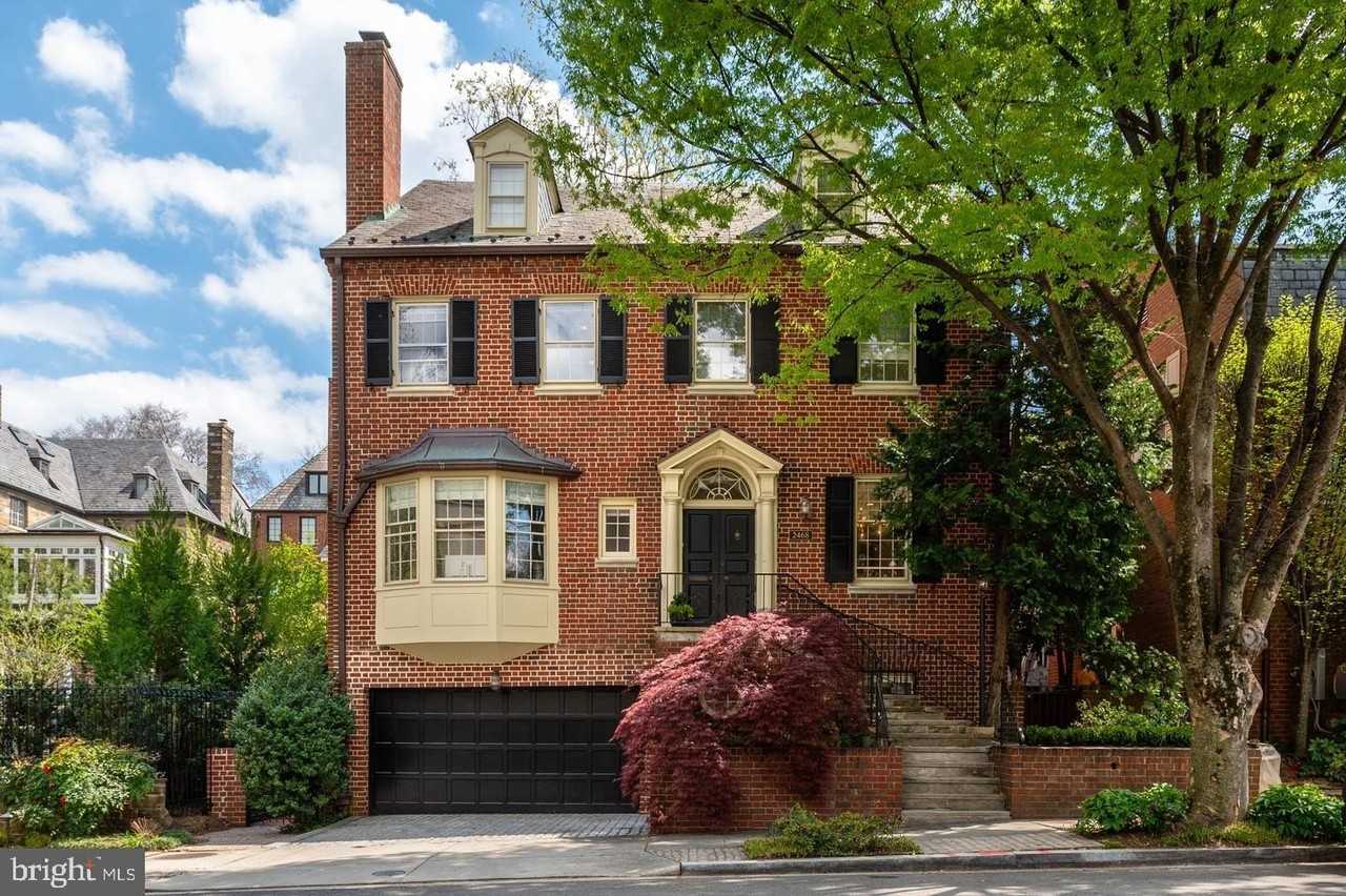 2468 Belmont Rd Nw - Photo 3 of 49