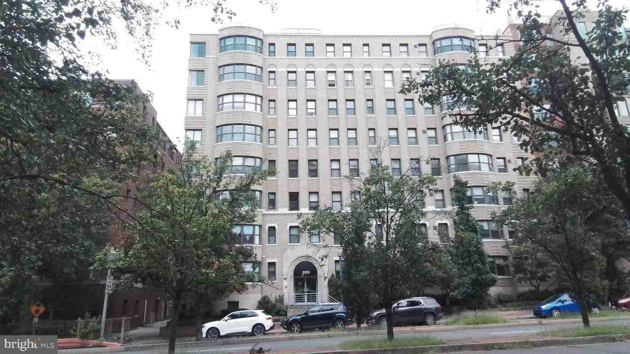 2515 K St Nw #603 - Photo 3 of 32