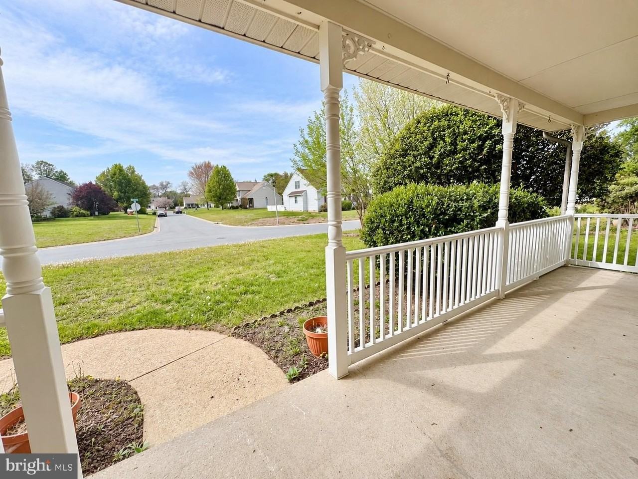 501 Falcon Dr - Photo 2 of 27