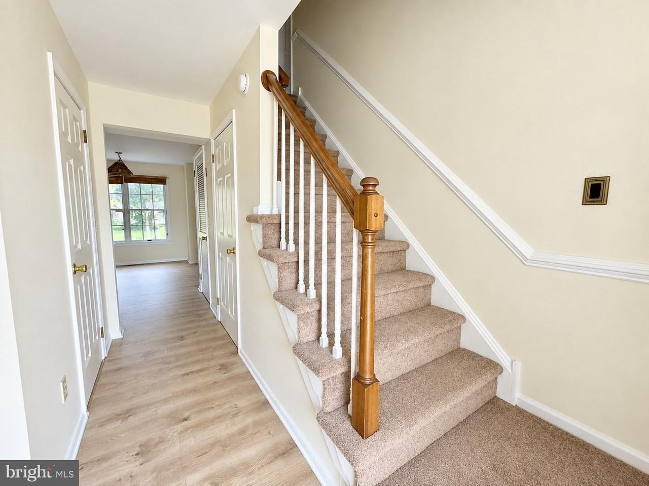 501 Falcon Dr - Photo 3 of 27