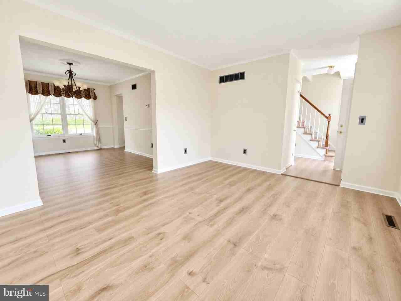 501 Falcon Dr - Photo 4 of 27