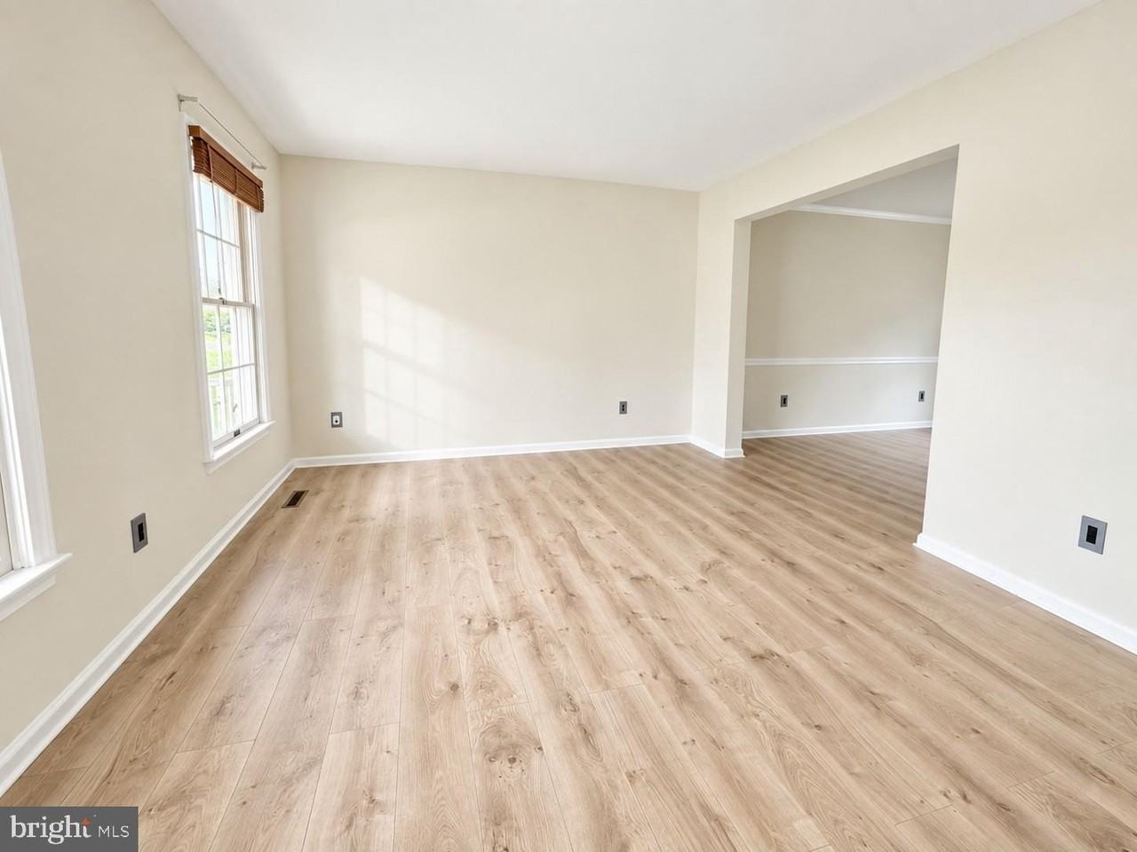 501 Falcon Dr - Photo 5 of 27