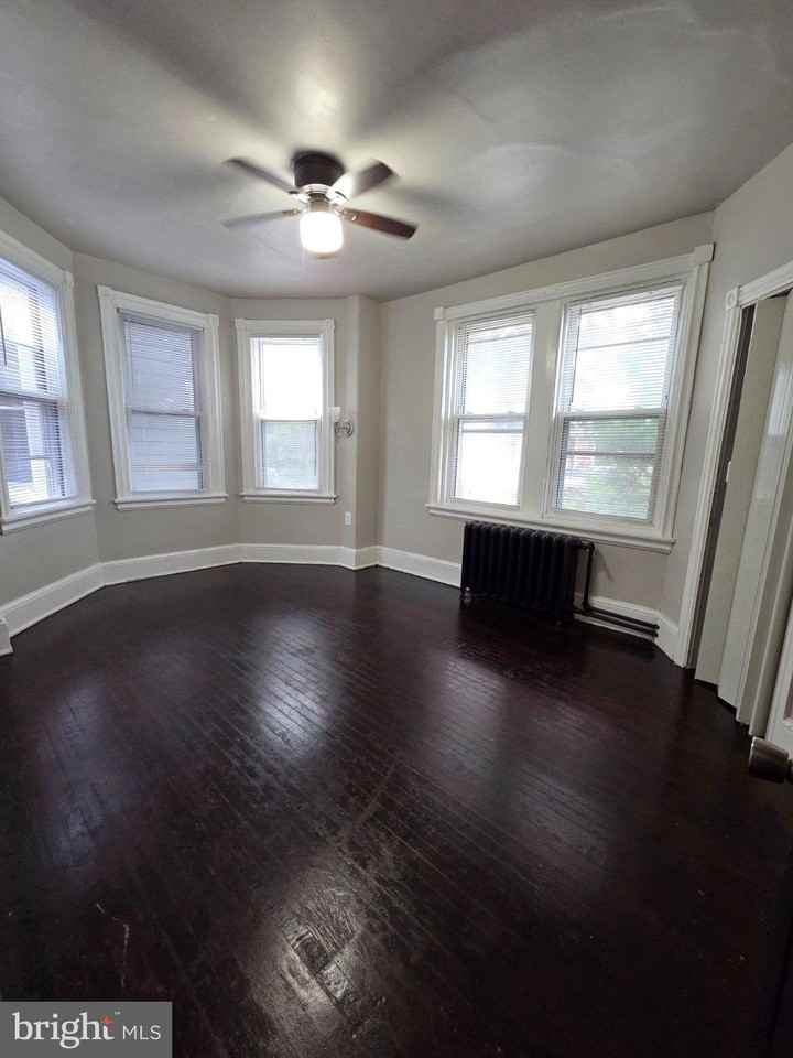 602 W 23rd St #2 - Photo 2 of 15