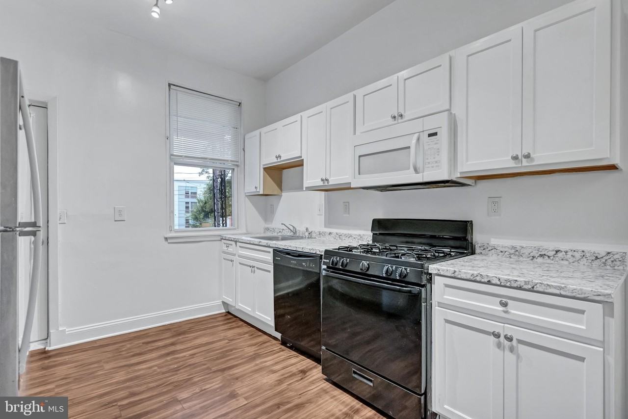 3027 Walbrook Ave - Photo 3 of 25