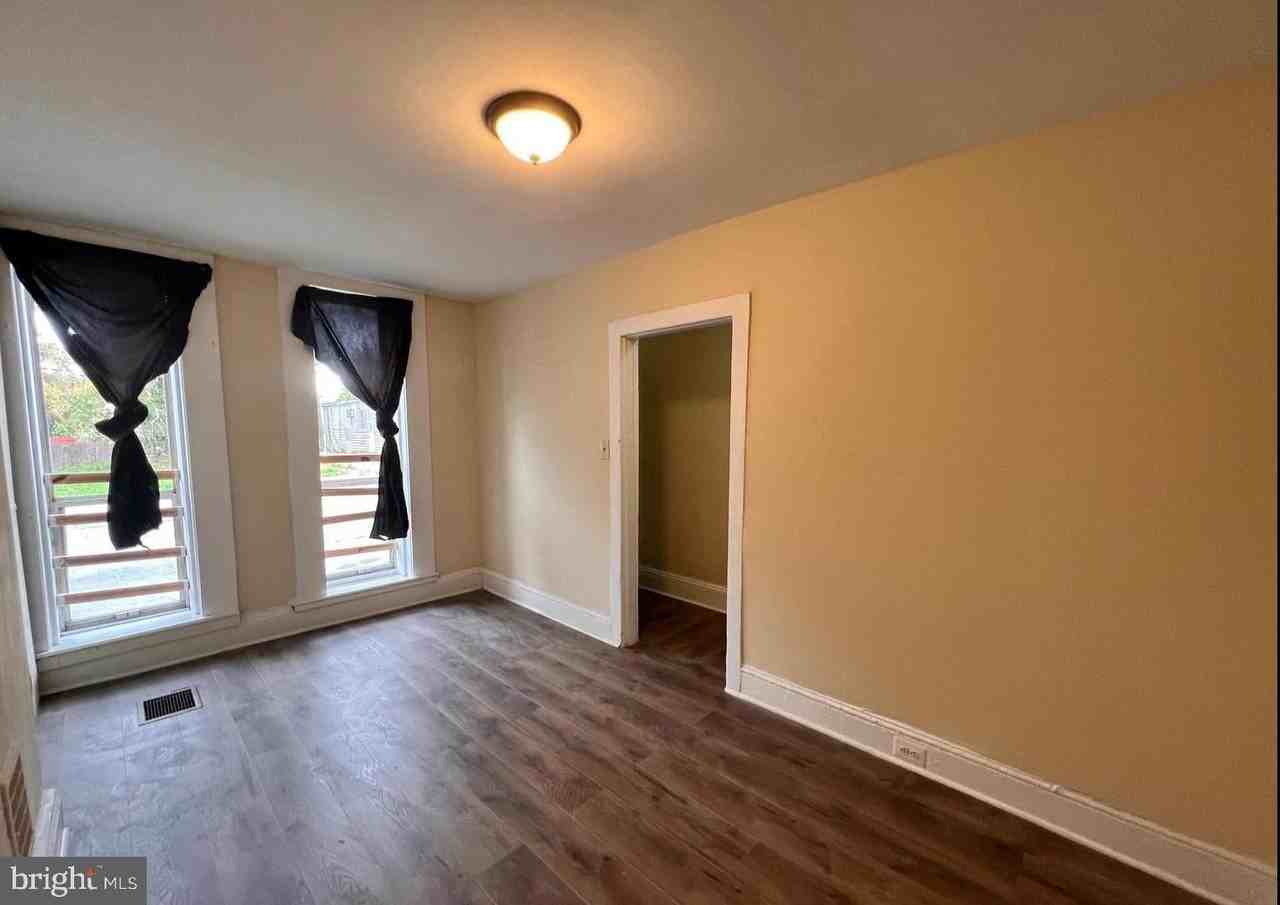 1715 Presstman St - Photo 2 of 9