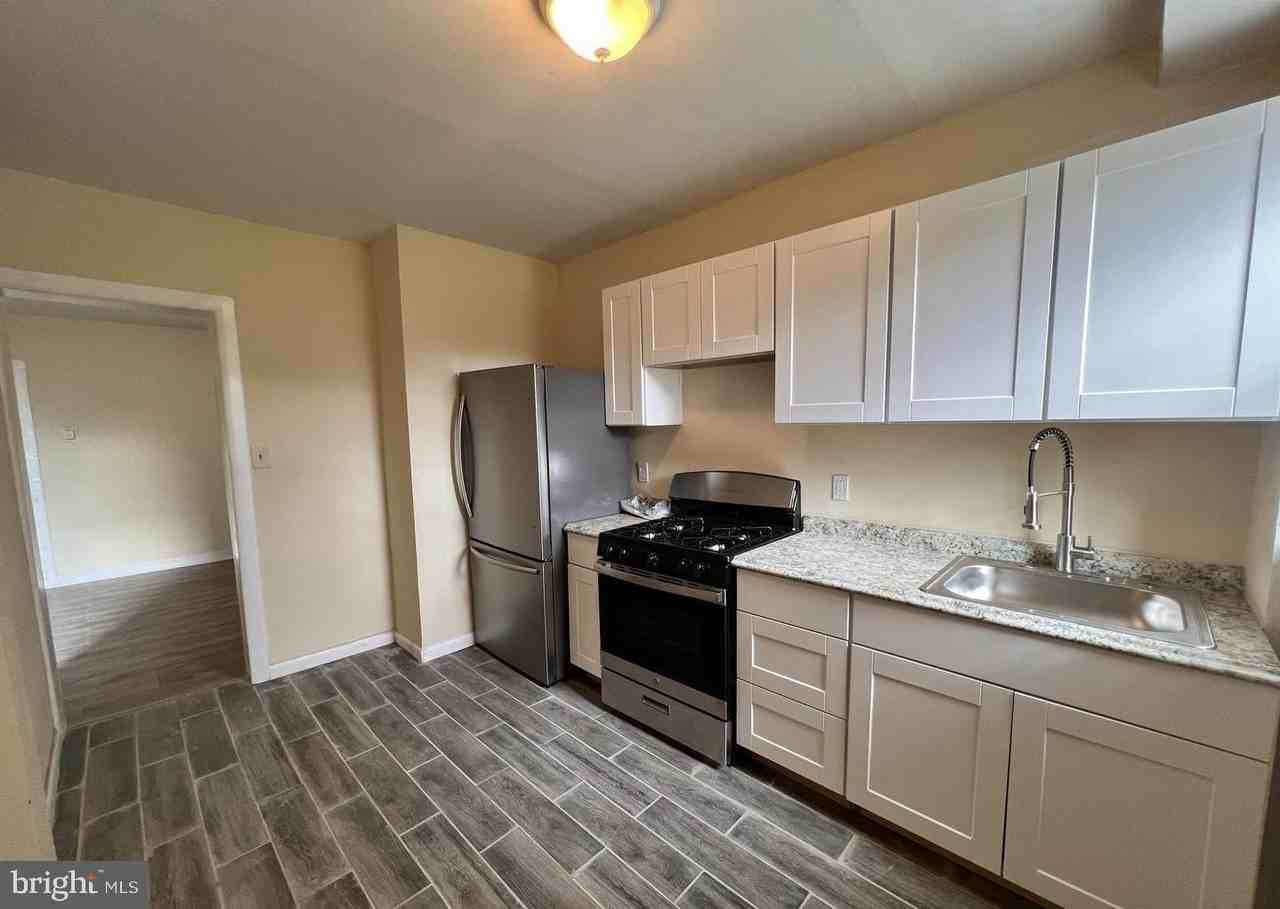 1715 Presstman St - Photo 4 of 9