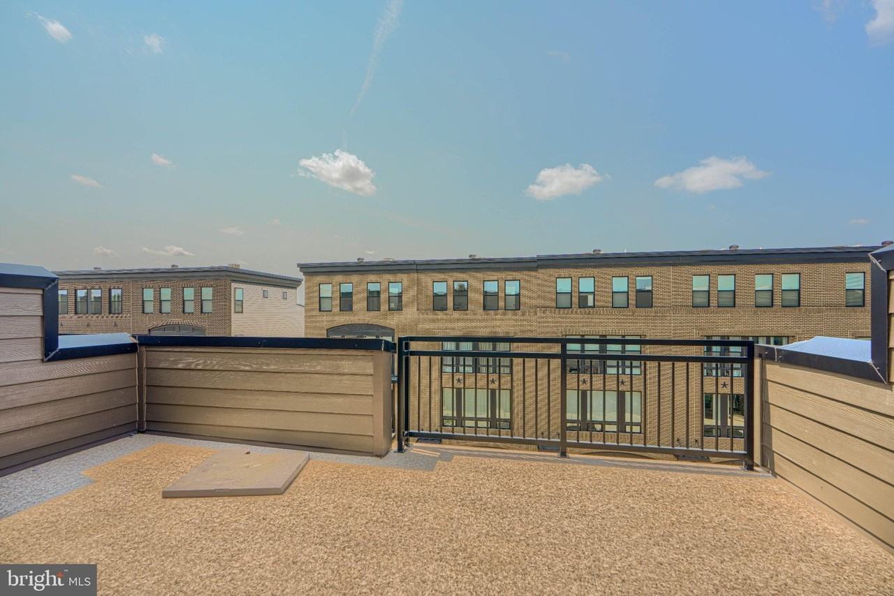 2705 Ferry Bar Dr - Photo 4 of 48