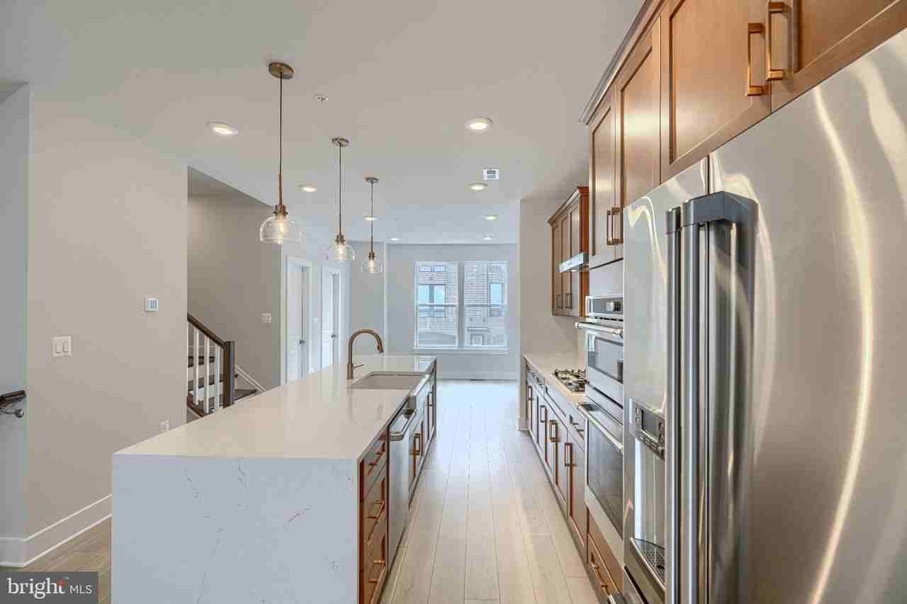 2705 Ferry Bar Dr - Photo 5 of 48