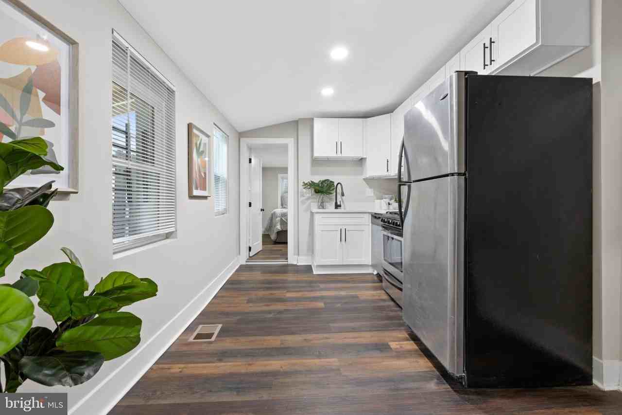 1510 Ramsay St - Photo 6 of 37