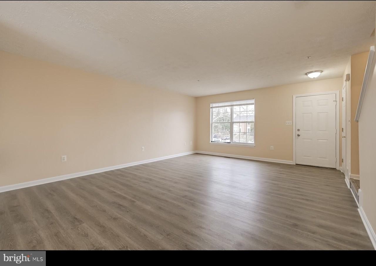 9058 Constant Crse - Photo 5 of 31