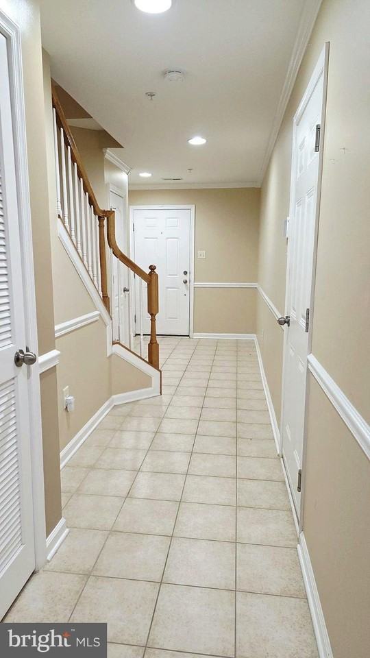 9821 Solar Crse - Photo 2 of 35