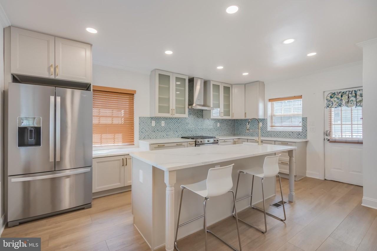 820 Philadelphia Ave - Photo 2 of 29