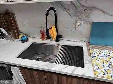 9 Midline Rd - Photo 5 of 36