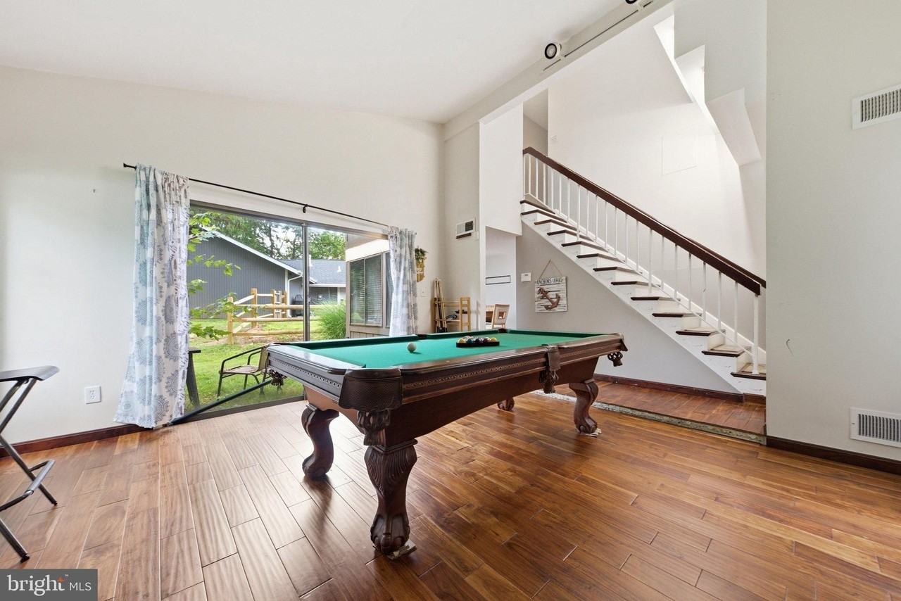 10725 Wayridge Dr - Photo 4 of 50