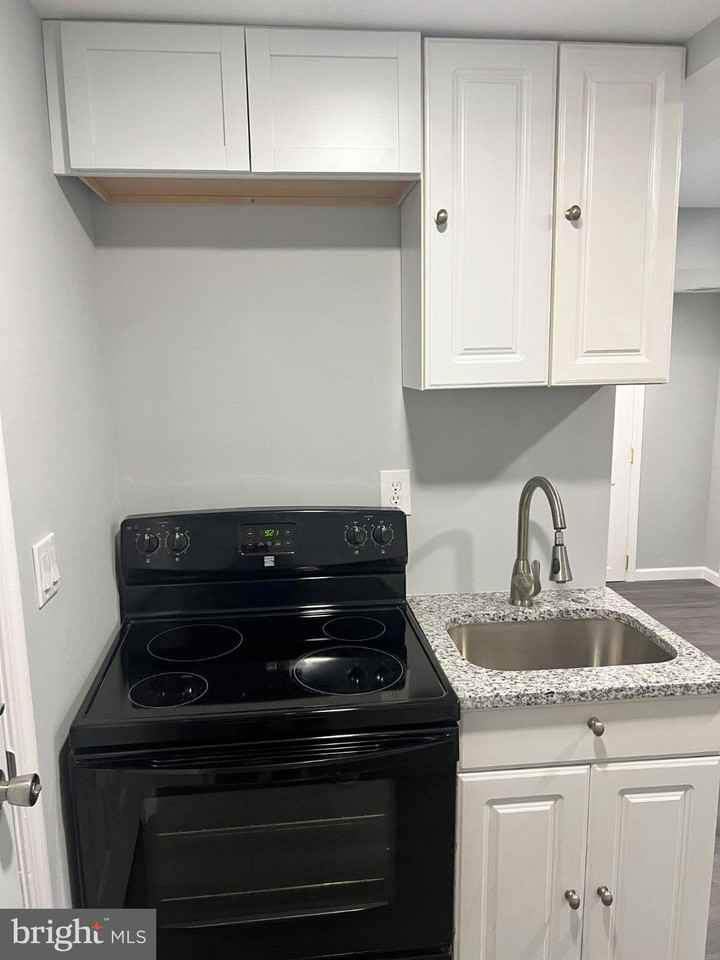 1706 Portland Ave - Photo 4 of 15