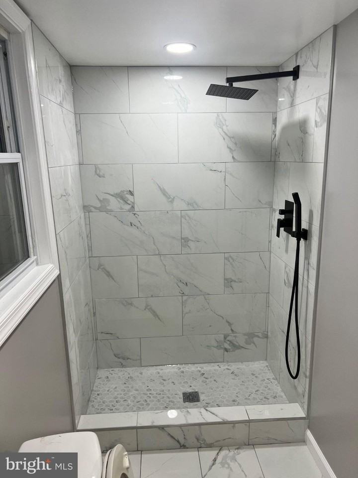 1706 Portland Ave - Photo 6 of 15