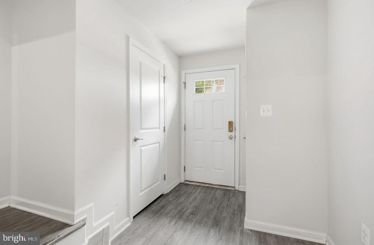 8206 Greenbelt Station Pkwy - Photo 5 of 50