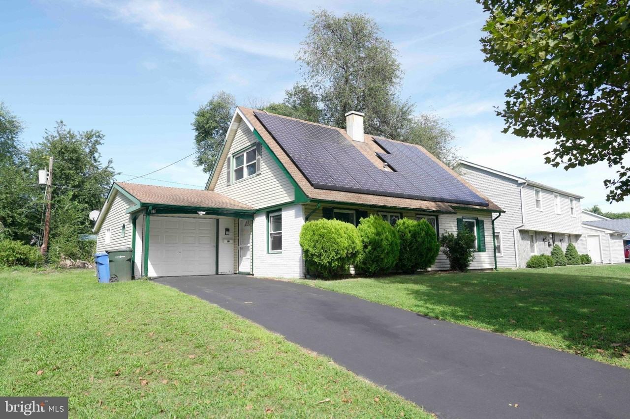 39 Babcock Ln - Photo 2 of 16