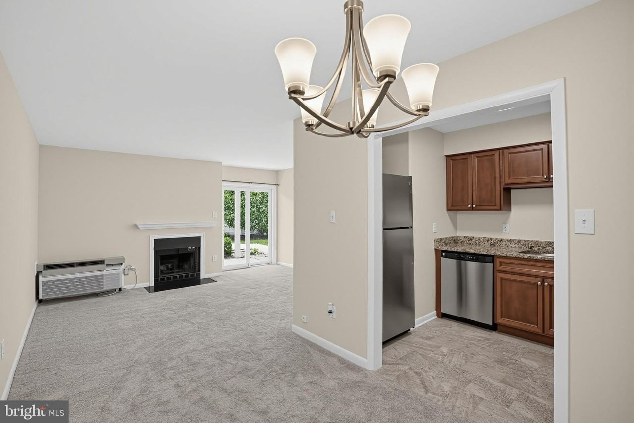 2034 Lucas Ln - Photo 3 of 15