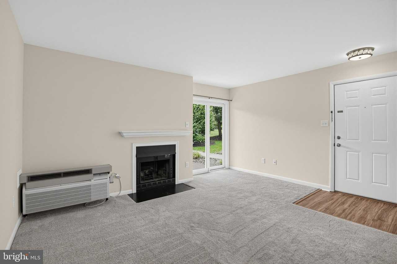 2034 Lucas Ln - Photo 4 of 15