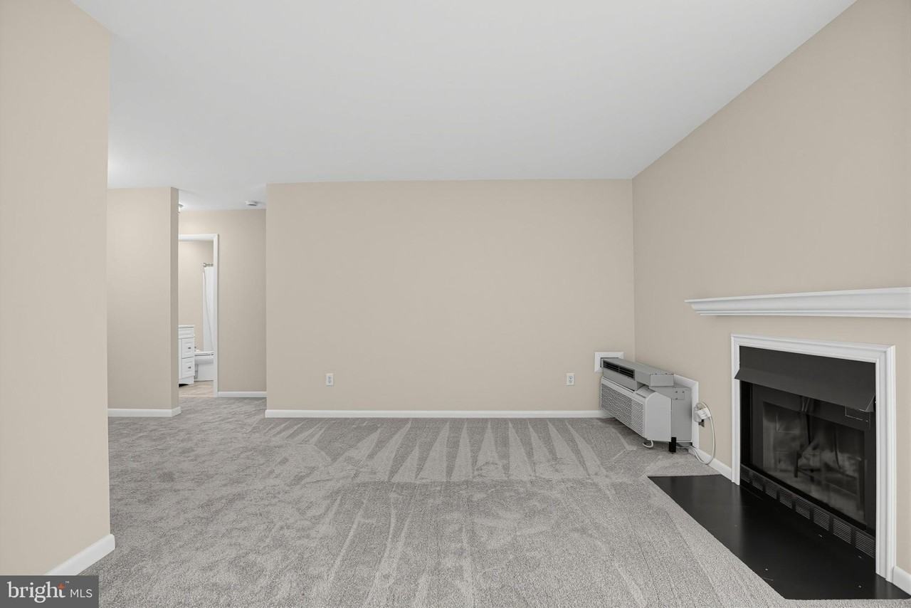 2034 Lucas Ln - Photo 6 of 15