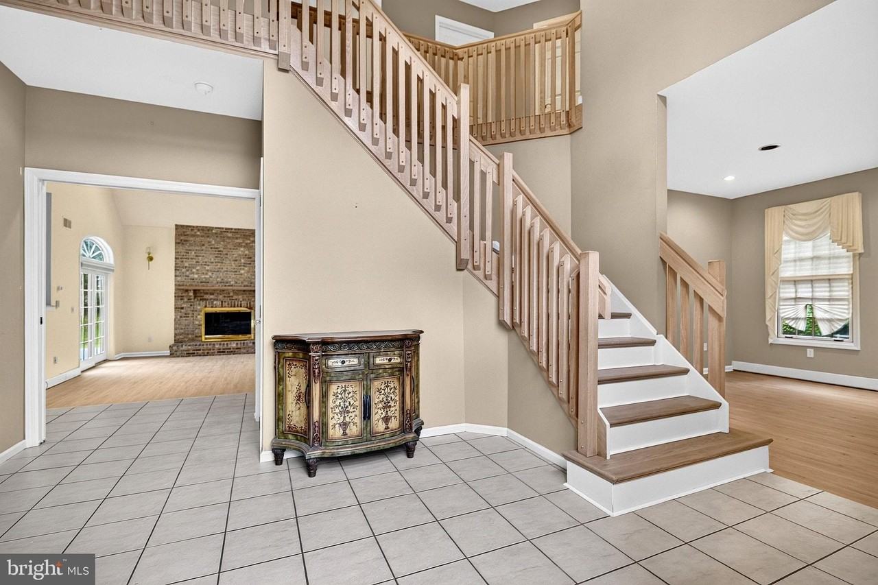 15 Scenic Dr - Photo 4 of 50