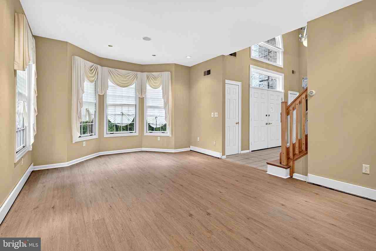 15 Scenic Dr - Photo 7 of 50